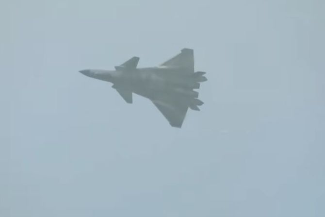 J-20, Kina, kineski avion