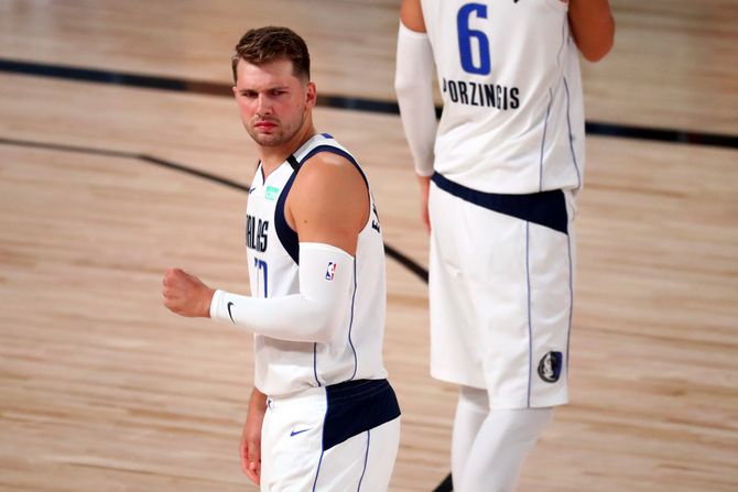 Boban Marjanović, Luka Dončić, Dalas Maveriks Boban Marjanović, Luka Dončić, Dalas Maveriks