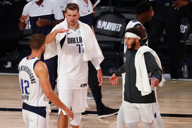 Boban Marjanović, Luka Dončić, Dalas Maveriks Boban Marjanović, Luka Dončić, Dalas Maveriks