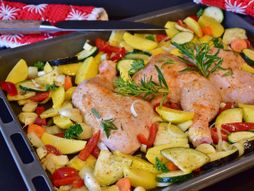 Piletina sa paprikom i tikvicama