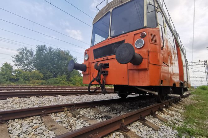 Lokomotiva, voz, Železnička stanica u Čačku, Čačak, voz, pruga Lokomotiva, voz, Železnička stanica u Čačku, Čačak, voz, pruga