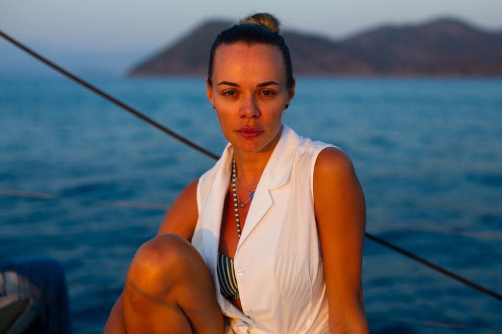 Bogato Letovanje Mili Se Vec Mesec Dana Baskari Na Jahti Tu Mu Je Seksi Zena Ali I Emina Jahovic Telegraf Rs