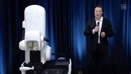 Elon Musk, Ilon Mask,  hirurški robot, povezivanje mozga sa računarima, neuralink