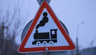 Užas u Pančevu: Voz udario u automobil u kom su bili otac i ćerka