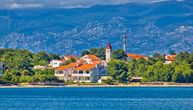 Hrvati letuju na ovom "skrivenom" mestu u Hrvatskoj: Smeštaj za "džabe", gužve nema, a plaže BAJKOVITE