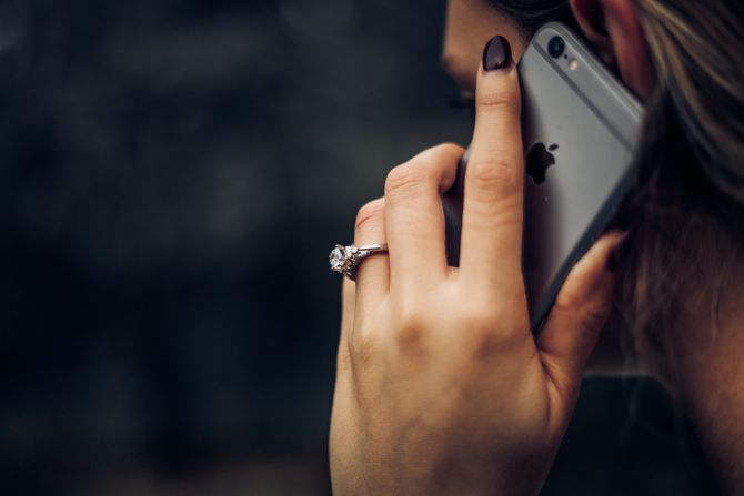 Devojka, telefon, iphone, ajfon Devojka, telefon, iphone, ajfon