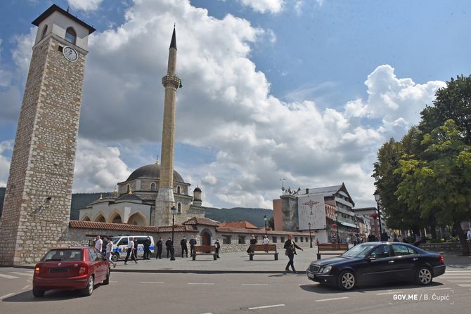 Crnogorski ministar policije Mevludin Nuhodžić, saopštenje, istraga incidenata, Pljevlja, napad džamija