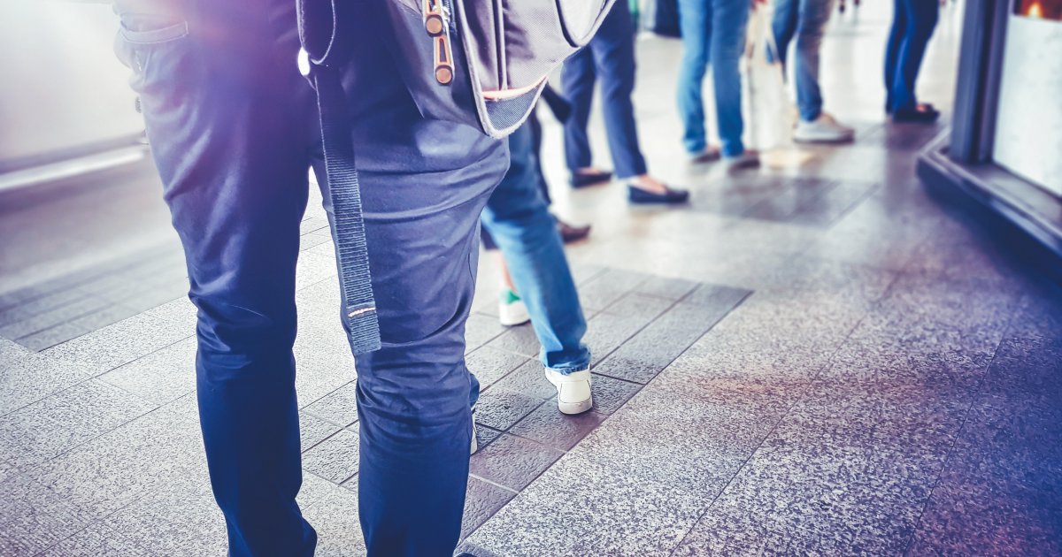 Pogledajte zašto stotine Slovenaca od sedam ujutro satima čekaju u redu, sve je snimljeno: 