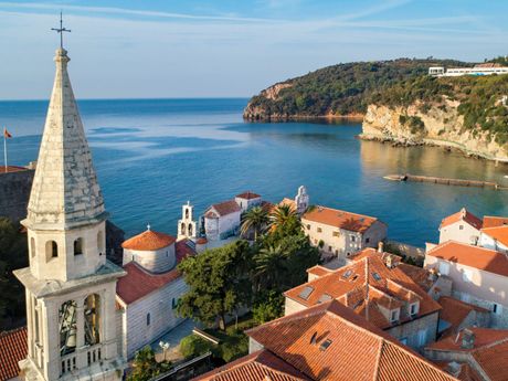 Crna GORA BUDVA TURISTI, turizam, panorama grada, more, letovanje plaža odmor