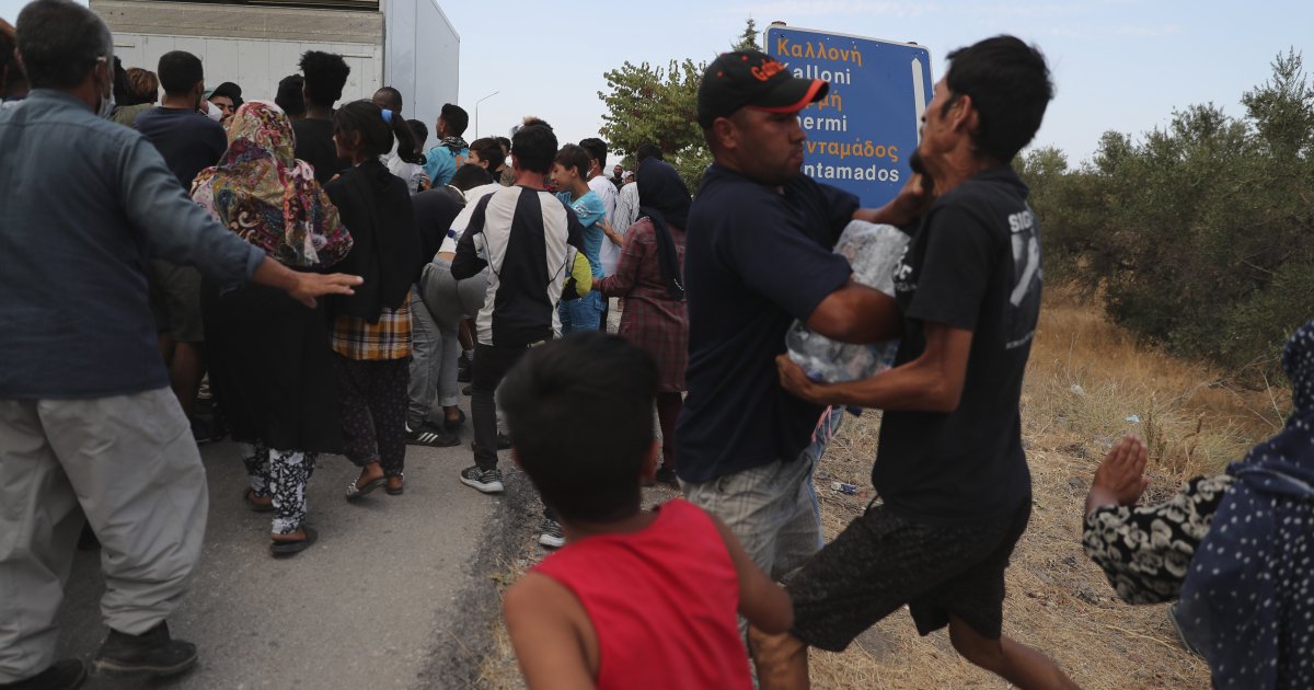 Grčka policija angažovala migrante da zaustave druge migrante na granici: Nasilje, pljačke i silovanja