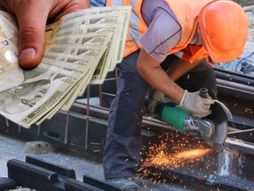 Radnici, novac, minimalac