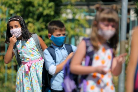 Dete, deca, škola, maske, koronavirus Dete, deca, škola, maske, koronavirus