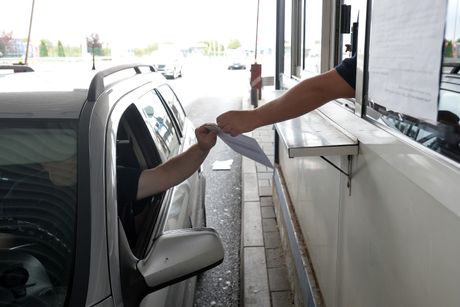 Granični prelaz Batrovci, uputstvo Ministarstva zdravlja za građane Srbije Granični prelaz Batrovci, uputstvo Ministarstva zdravlja za građane Srbije