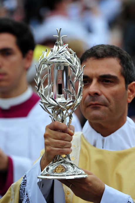 Papa Jovan Pavle II, relikvija, krv Papa Jovan Pavle II, relikvija, krv