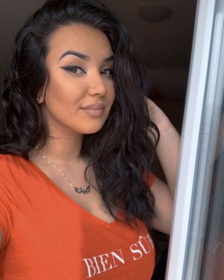 Emina Jahić Emina Jahić