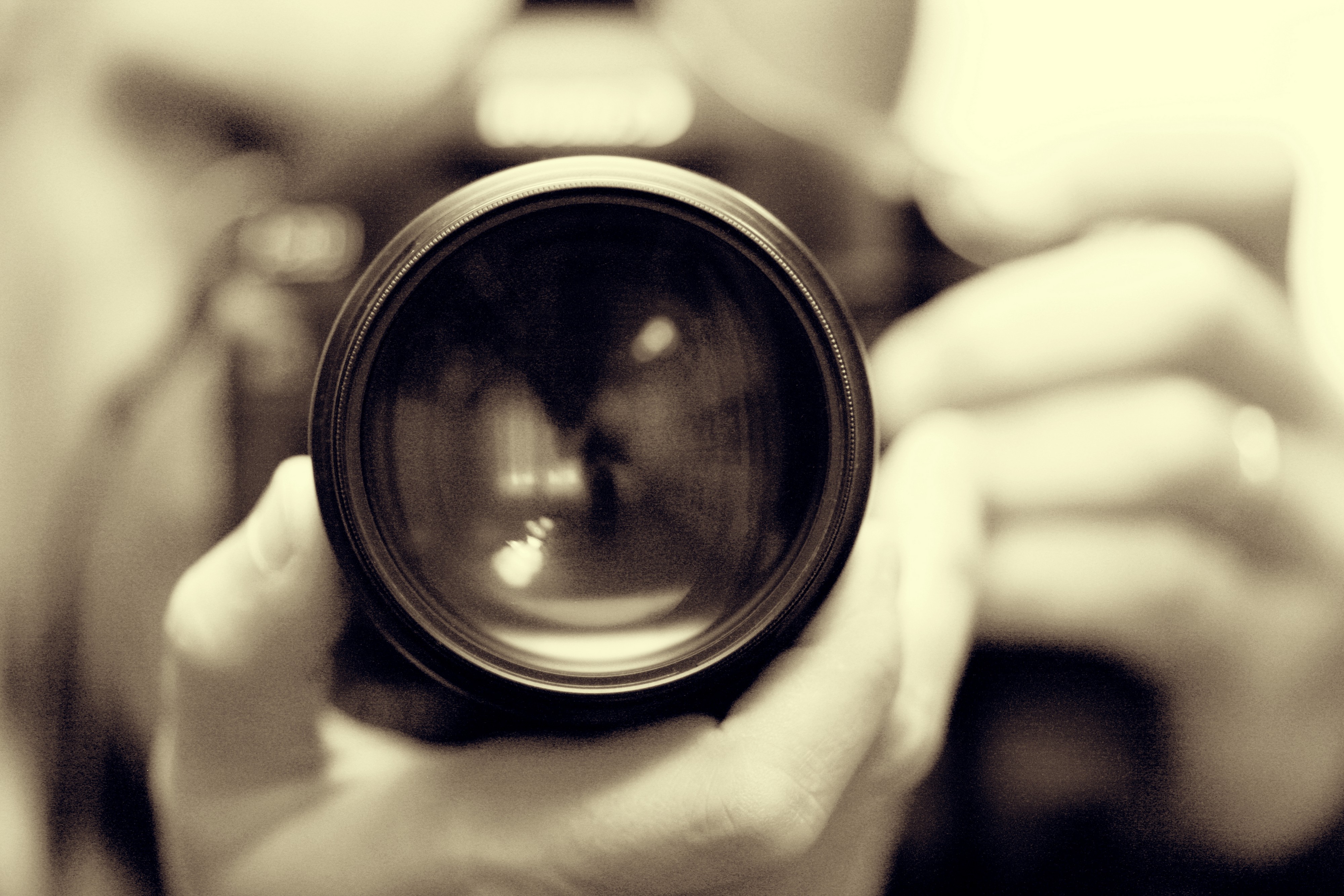 Generacija Z se vraća starim fotoaparatima: Može da spase čuvenog proizvođača iz analognog vremena