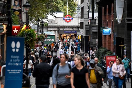 Velika Britanija korona virus kafić Velika Britanija korona virus kafić