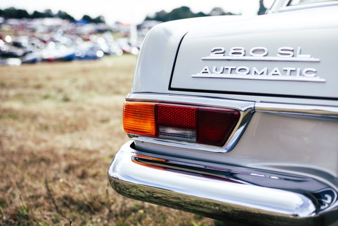 Mercedes 280SL, zadnje svetlo, žmigavac