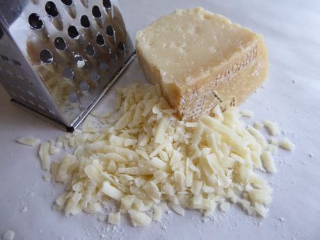 sir, parmezan, kačkavalj sir, parmezan, kačkavalj