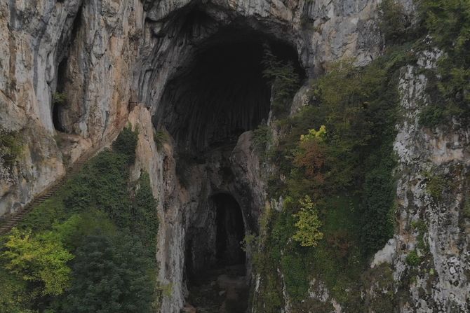 Potpećka pećina Užice Potpećka pećina Užice