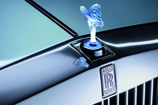 Rolls Royce Spirit of ectasy, rols rojs, figurca