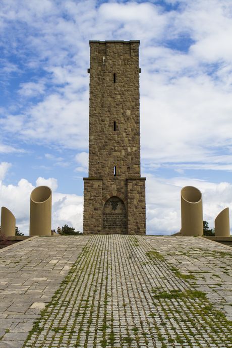 Spomenik kosovskim junacima, Gazimestan, Kosovo