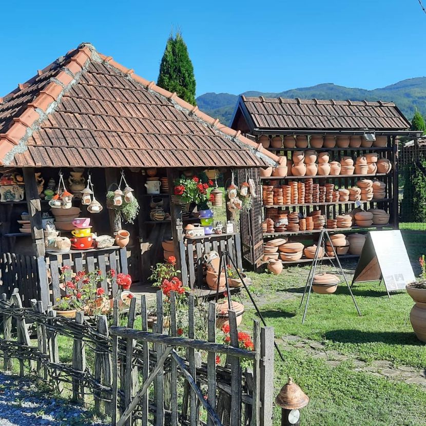 Nema takvog sela više nigde u Srbiji: Nekada je bilo kobno za Turke, a danas je raj za ljubitelje grnčarije