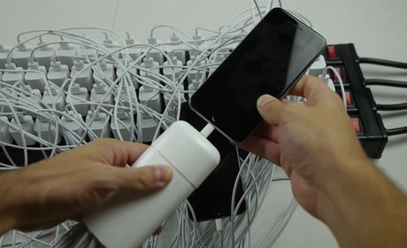 iPhone, 100 punjača iPhone, 100 punjača