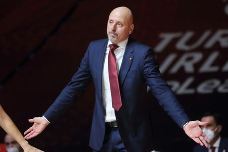 Saša Obradović Saša Obradović