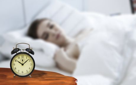 sat spavanje budilnik sat spavanje budilnik