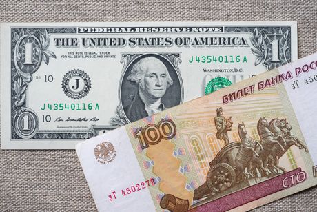 Rublja i dolar, novac