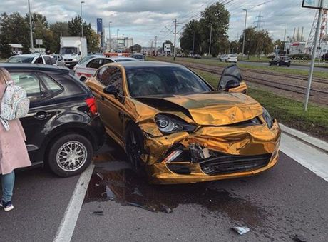 Zlatna panamera Zlatna panamera