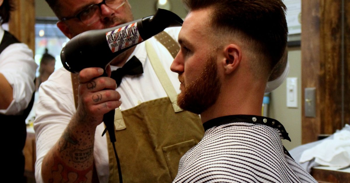 Isidor je rešio da bude sam svoj gazda, pa otvorio frizerski salon: Voleo bih da ovo postane porodični biznis