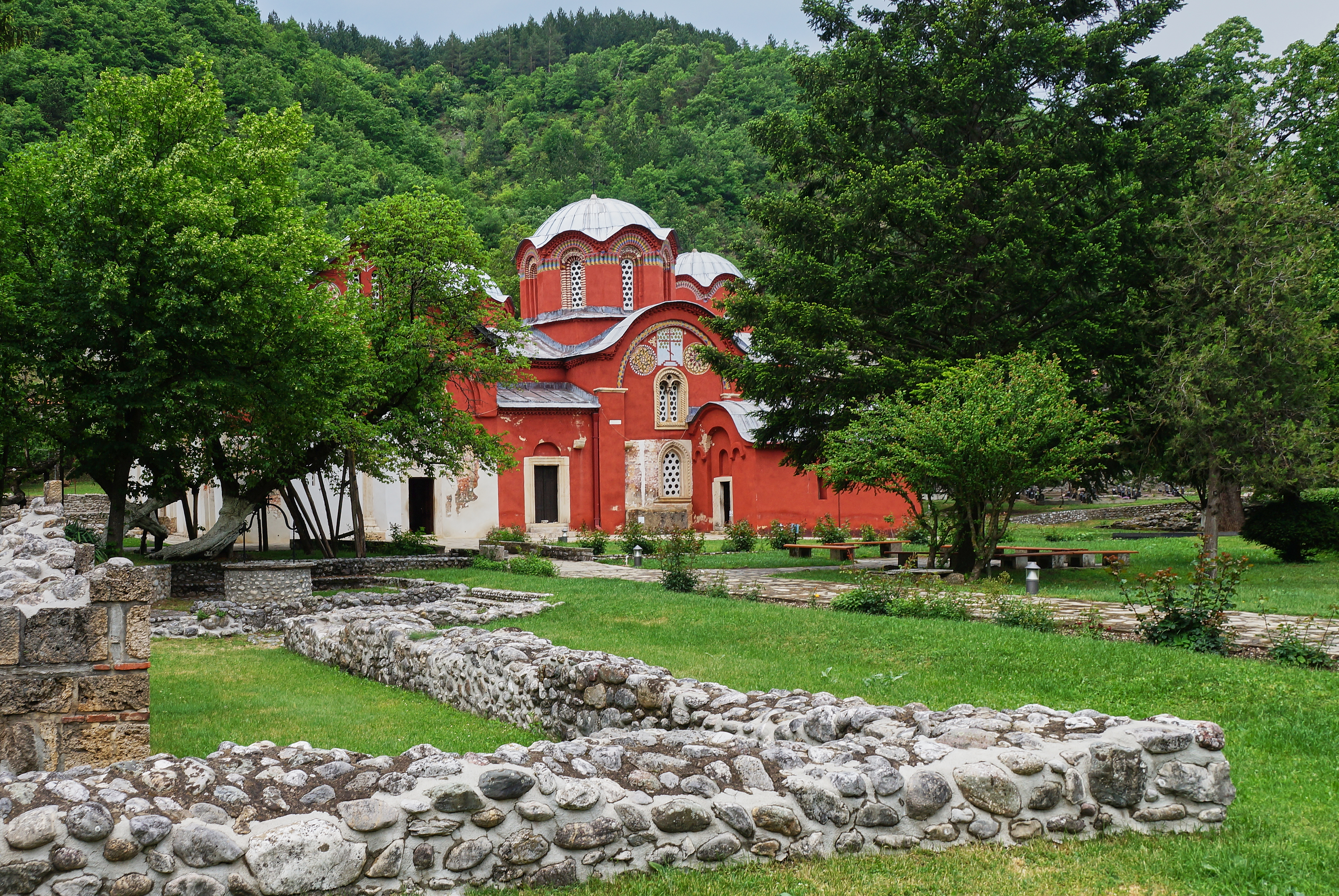 Prošlo je 45 godina od napada na srpsku svetinju: Gorelo je sve, požar je bio podmetnut, šteta je bila ogromna