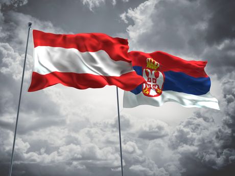 Austrija, Srbija, austrijska i srpska zastava