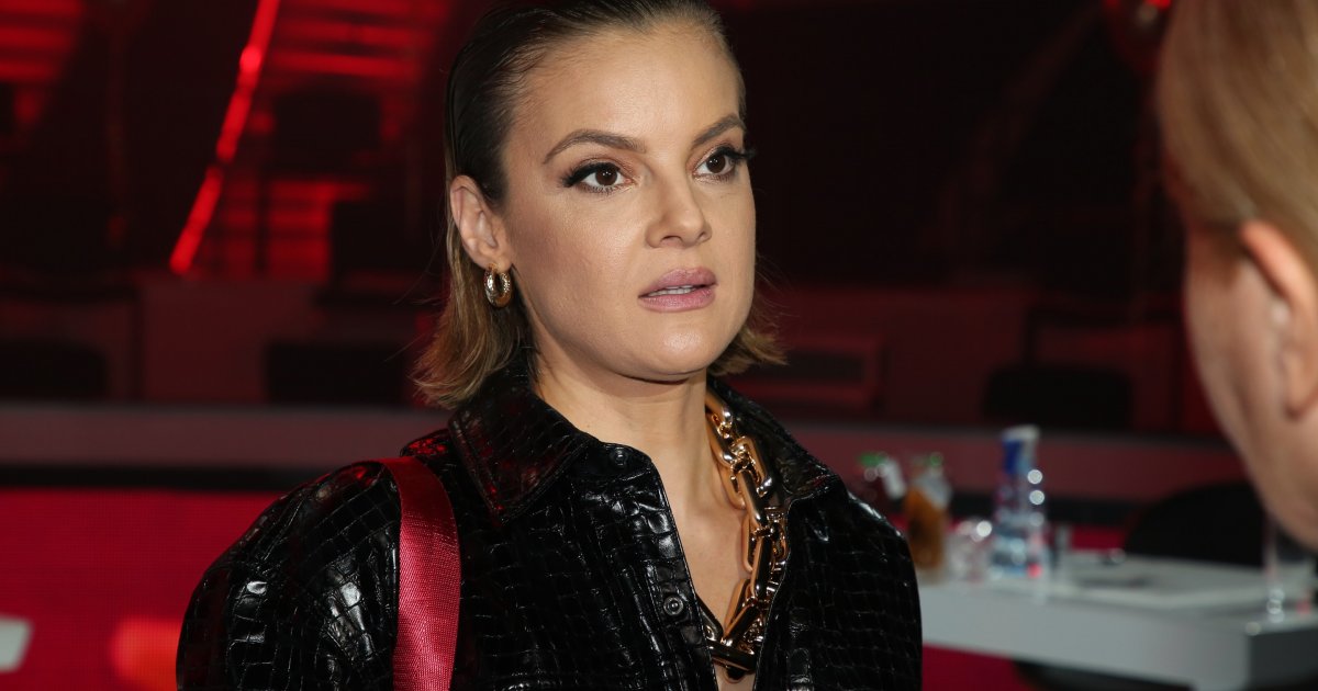 Pogledajte snimak haosa! Slavica Ćukteraš u bademantilu pobacala saksije: "Molila sam je, nije reagovala"