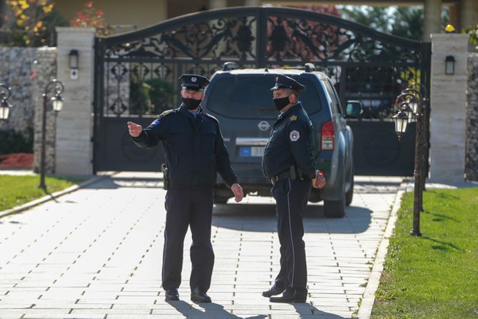 Kosovo, policija, kuća, Hašim Tači