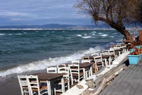Perea Solun Grčka more kafić