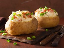 pe;eni krompir sa sirom