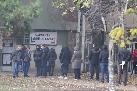 Kovid Covid ambulanta bolnica redovi pacijenti oboleli testiranje pregled korona virus Kovid Covid ambulanta bolnica redovi pacijenti oboleli testiranje pregled korona virus