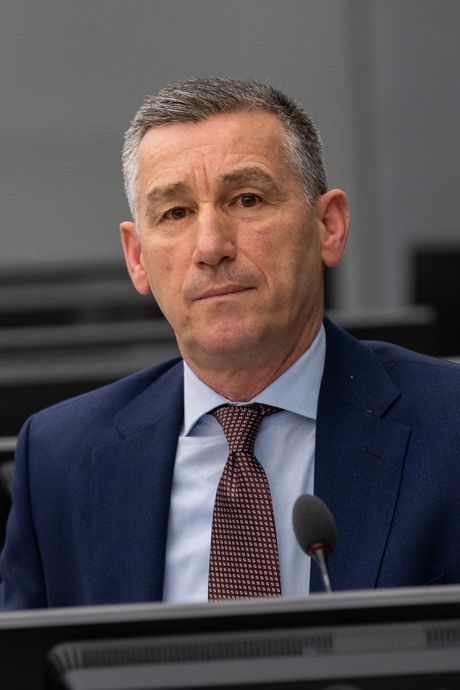 Kosovo, sud za ratne zločine u Hagu Kadri Veselji Kosovo, sud za ratne zločine u Hagu Kadri Veselji