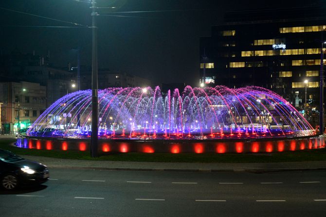 Beograd, Srbija - Škotska, Fontana Slavija, Fontana na slaviji