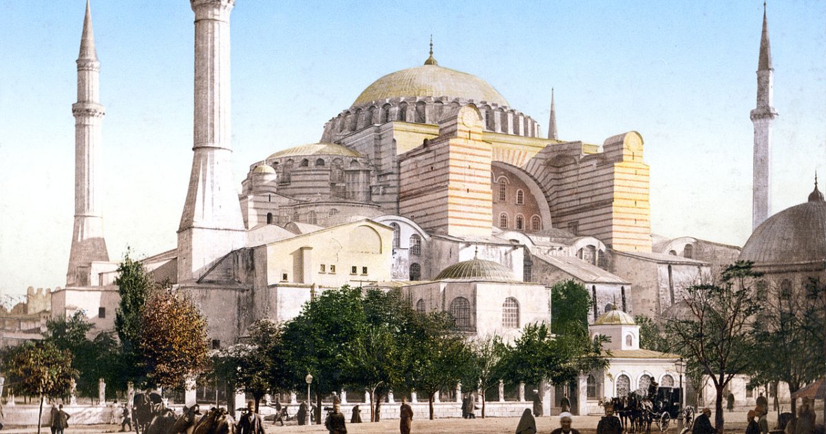 Neverovatna priča o tajnoj liturgiji u Aja Sofiji: Predvodio ju je iskušenik sa Svete Gore, Turci nemo gledali