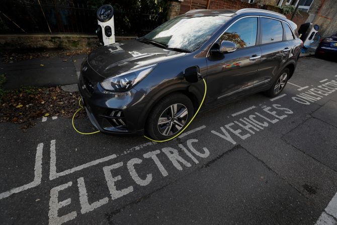 Električna kola, priključak za punjenje napajanje Električna kola, priključak za punjenje napajanje
