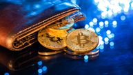 Novi pad bitkoina, ali se drži visoko: Izdvaja se nova kroptovaluta, vrednost joj skočila 27 odsto