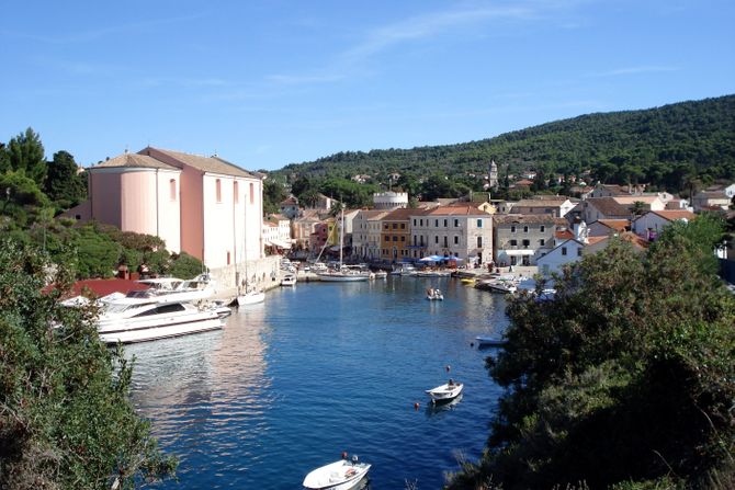 Lošinj, Hrvatska