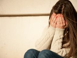 Vršnjačko nasilje, maltretiranje, silovanje, devojka, devojčica