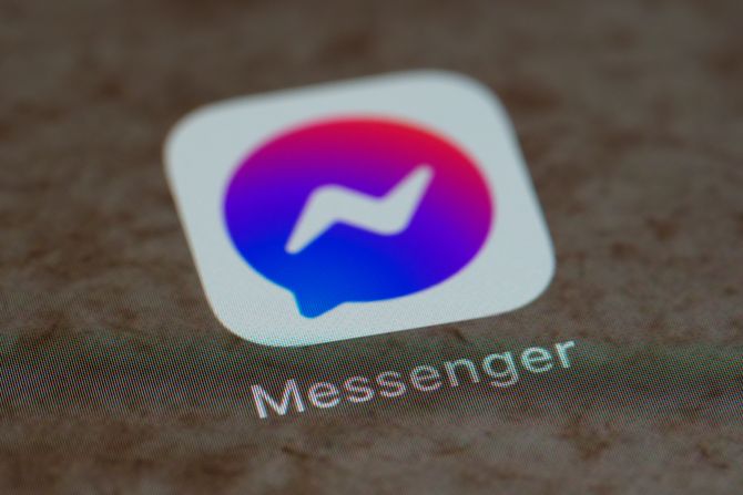 Facebook Messenger, Fejsbuk Mesindžer