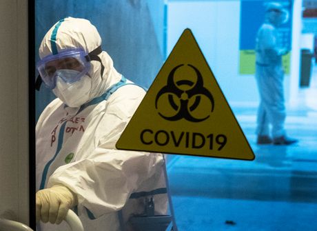 Čovel lekar vizir maska koronavirus Čovel lekar vizir maska koronavirus