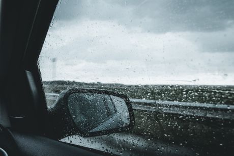 Vožnja, kiša, auto, retrovizor